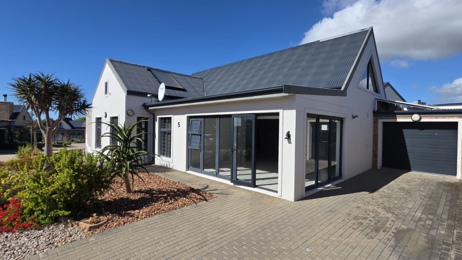 3 Bedroom Property for Sale in Hartenbos Central Western Cape